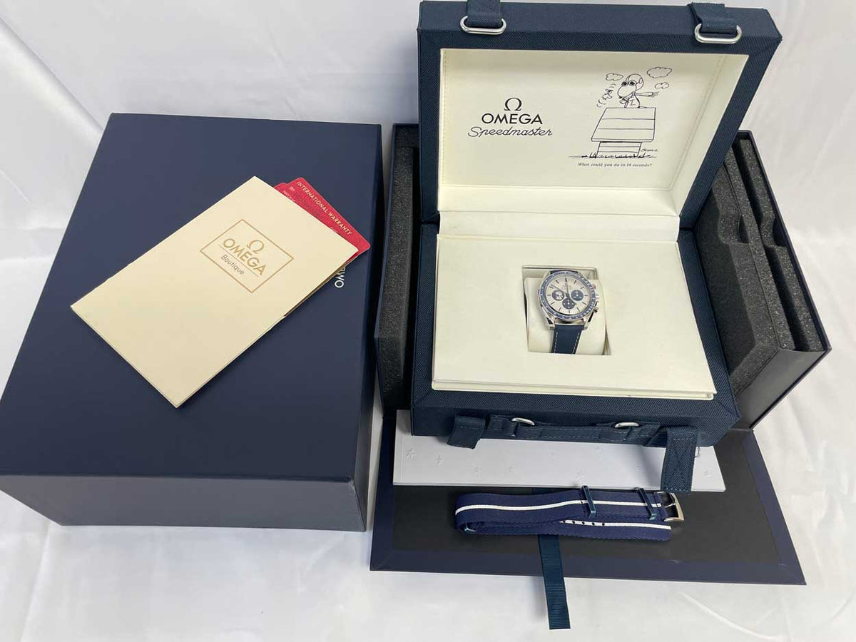 Omega Speedmaster Snoppy Anniversary Series