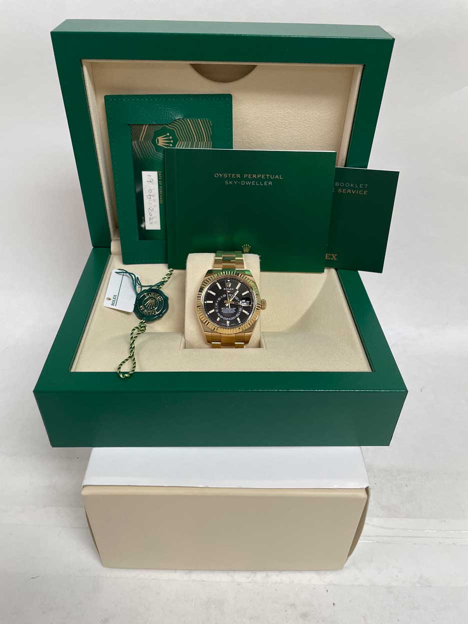 Rolex Sky-Dweller Yellow Gold - Oyster