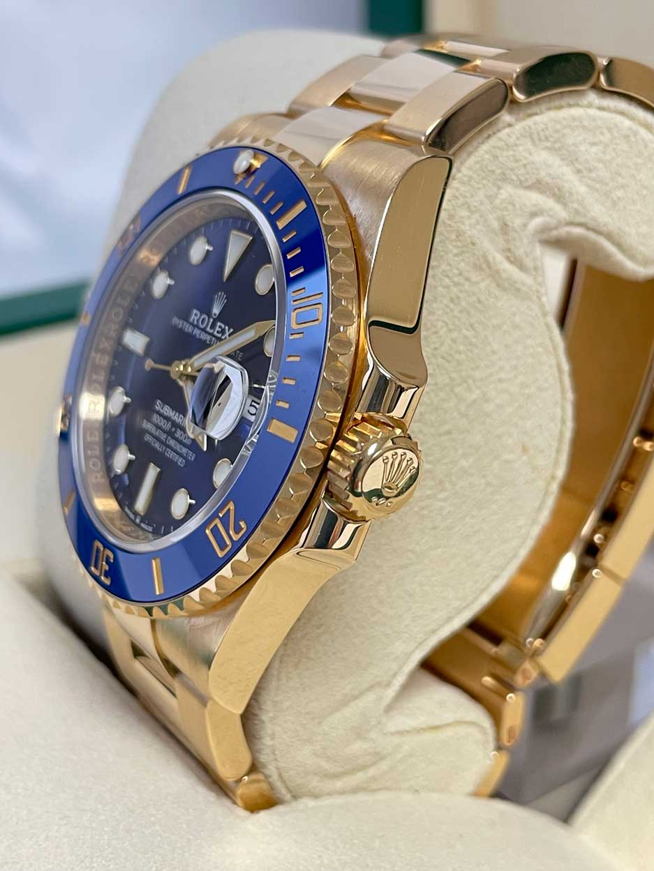 Rolex Submariner - Yellow Gold Blue