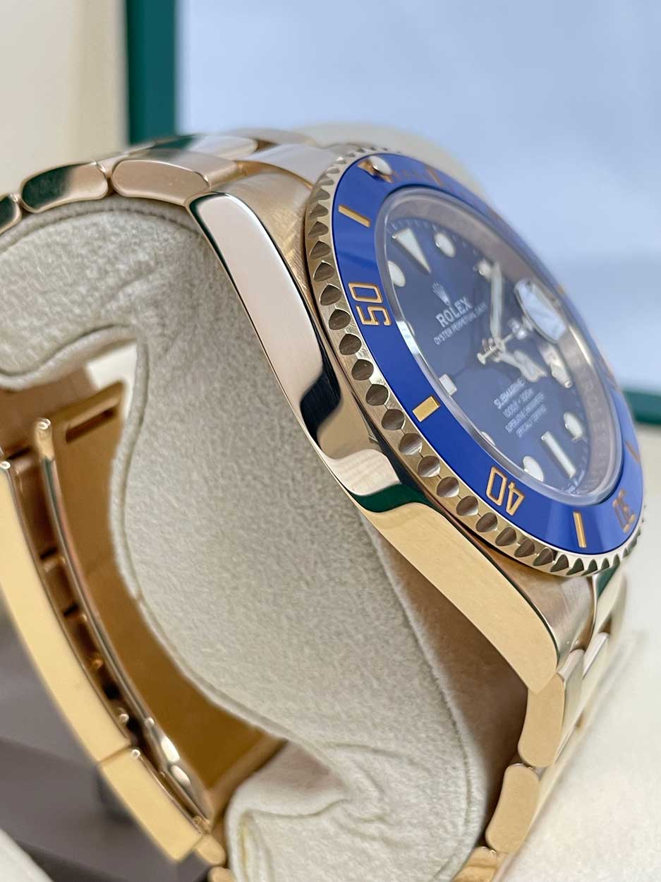 Rolex Submariner - Yellow Gold Blue