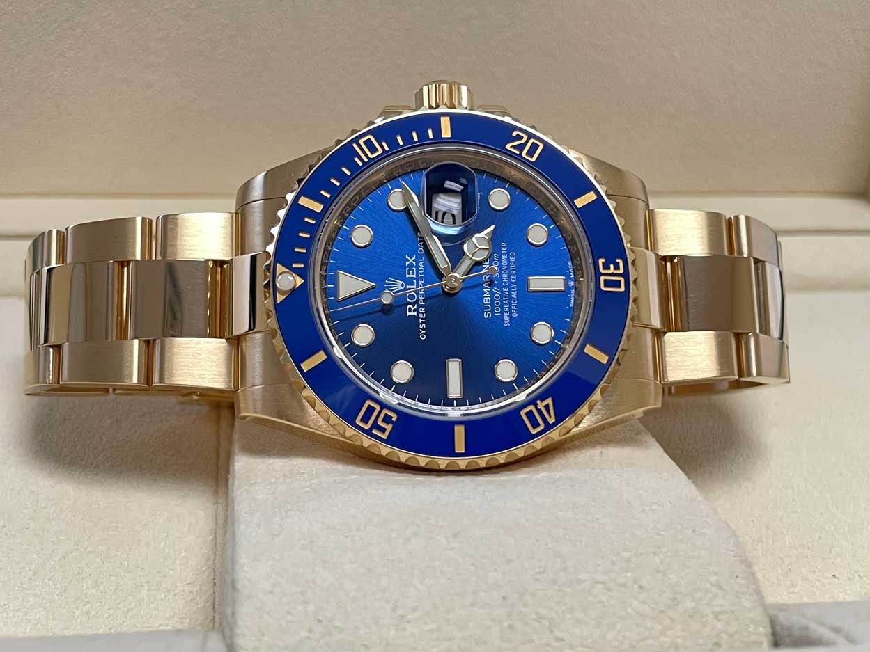 Rolex Submariner - Yellow Gold Blue