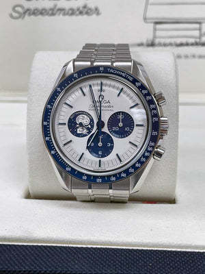 Omega Speedmaster Snoppy Anniversary Series