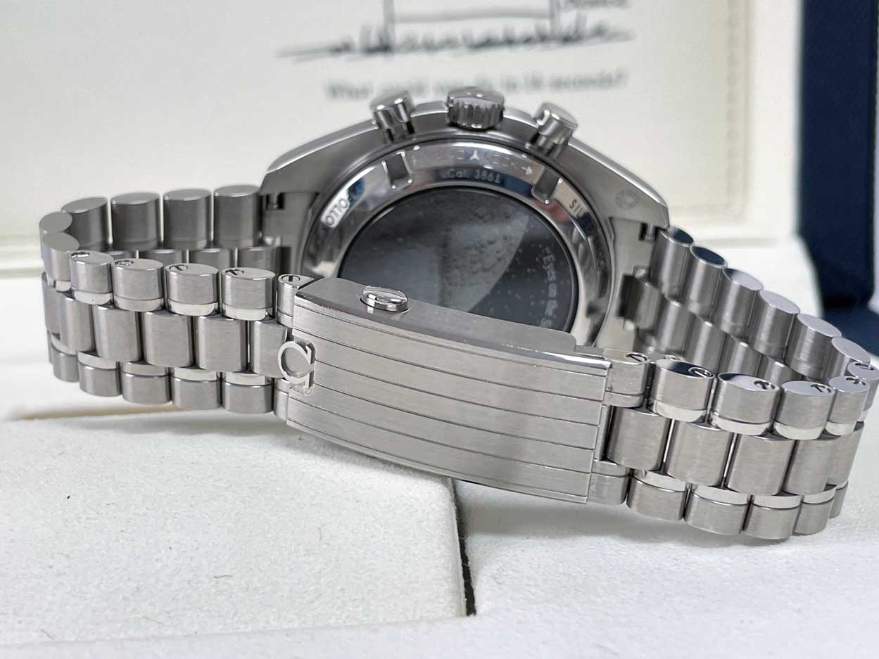 Omega Speedmaster Snoppy Anniversary Series