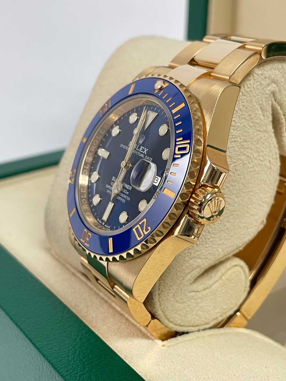 Rolex Submariner - Yellow Gold Blue