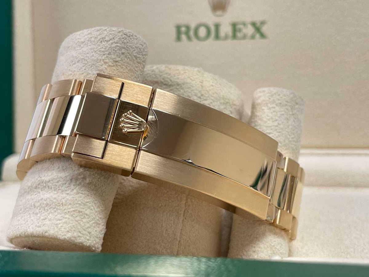 Rolex Submariner - Yellow Gold Blue