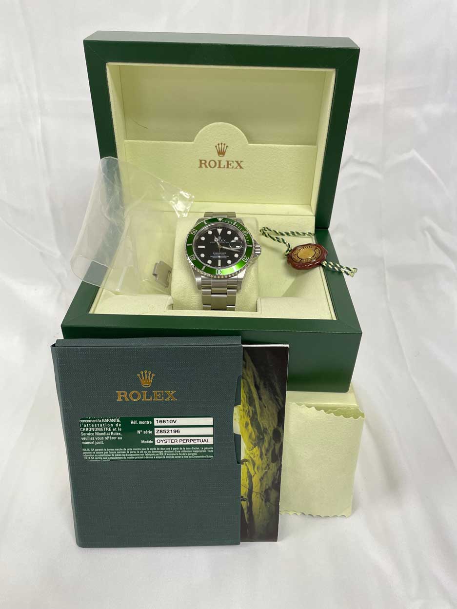 Rolex  Submariner Date 40mm Kermit 16610LV Z Serial