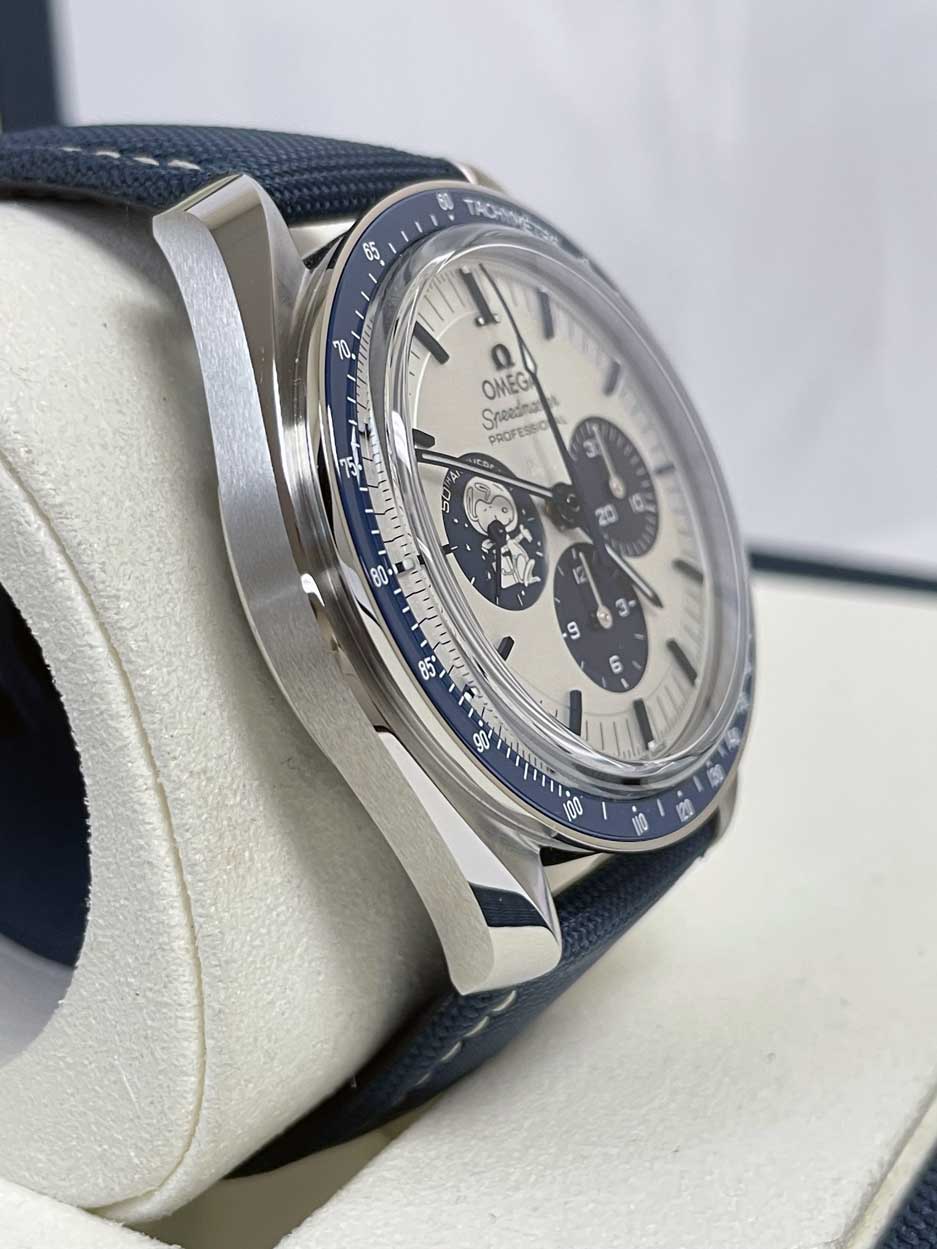 Omega Speedmaster Snoppy Anniversary Series