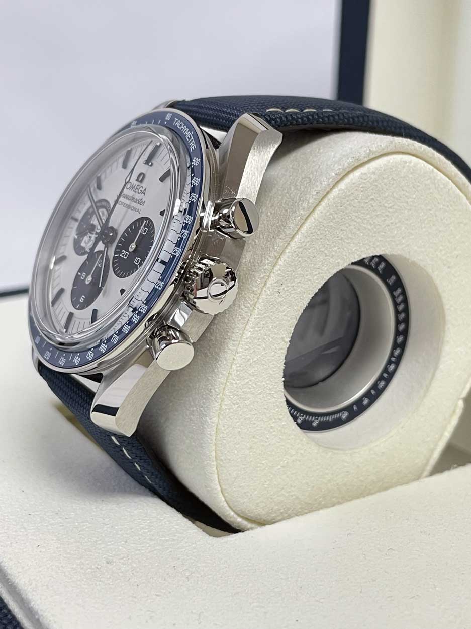 Omega Speedmaster Snoppy Anniversary Series