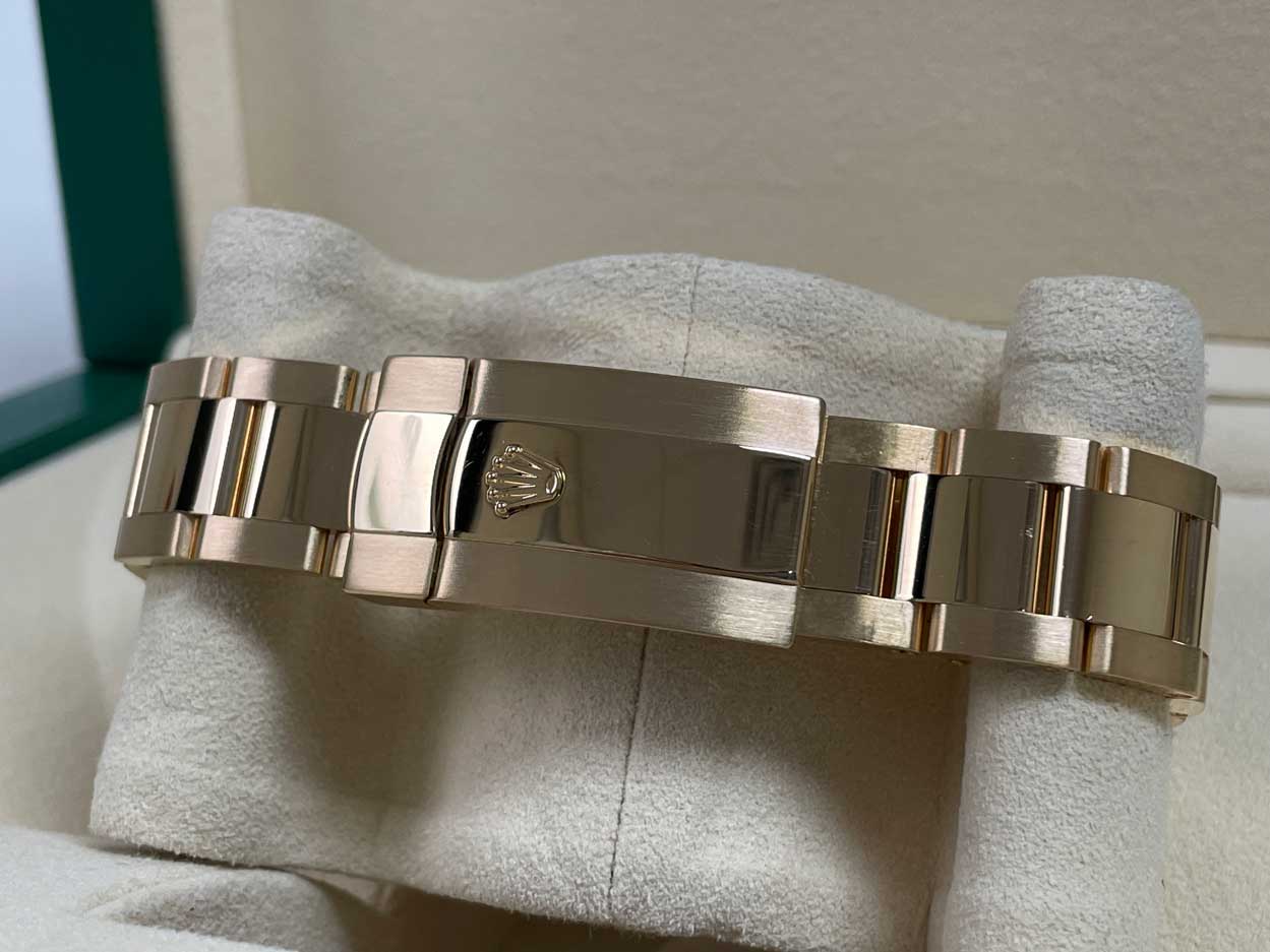 Rolex Sky-Dweller Yellow Gold - Oyster