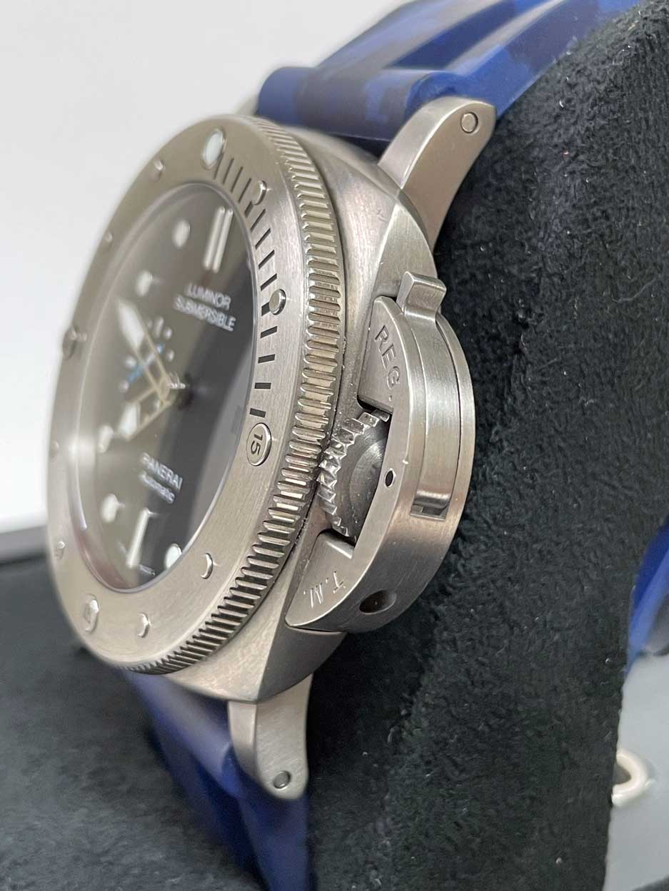 Panerai Submersible 47mm Titanium