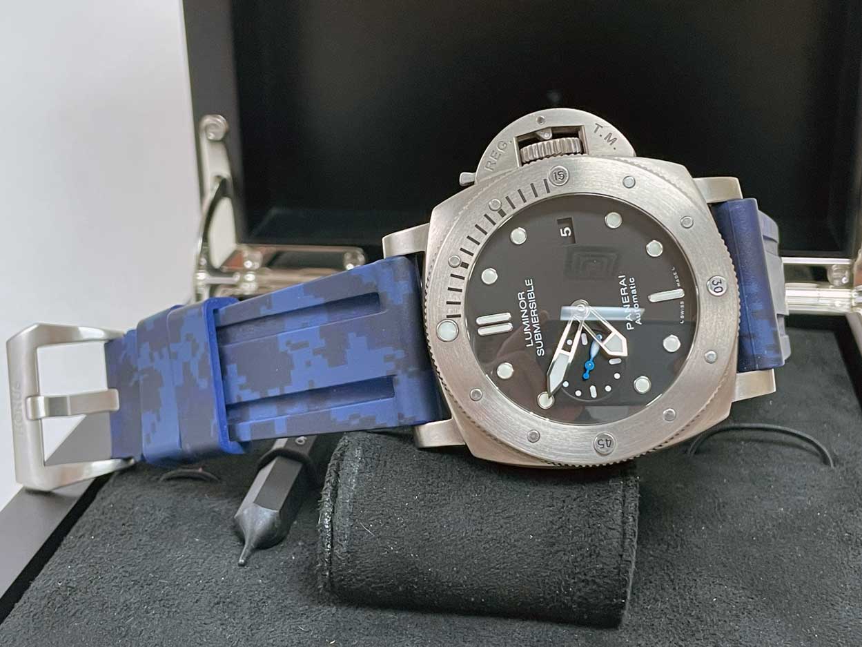 Panerai Submersible 47mm Titanium