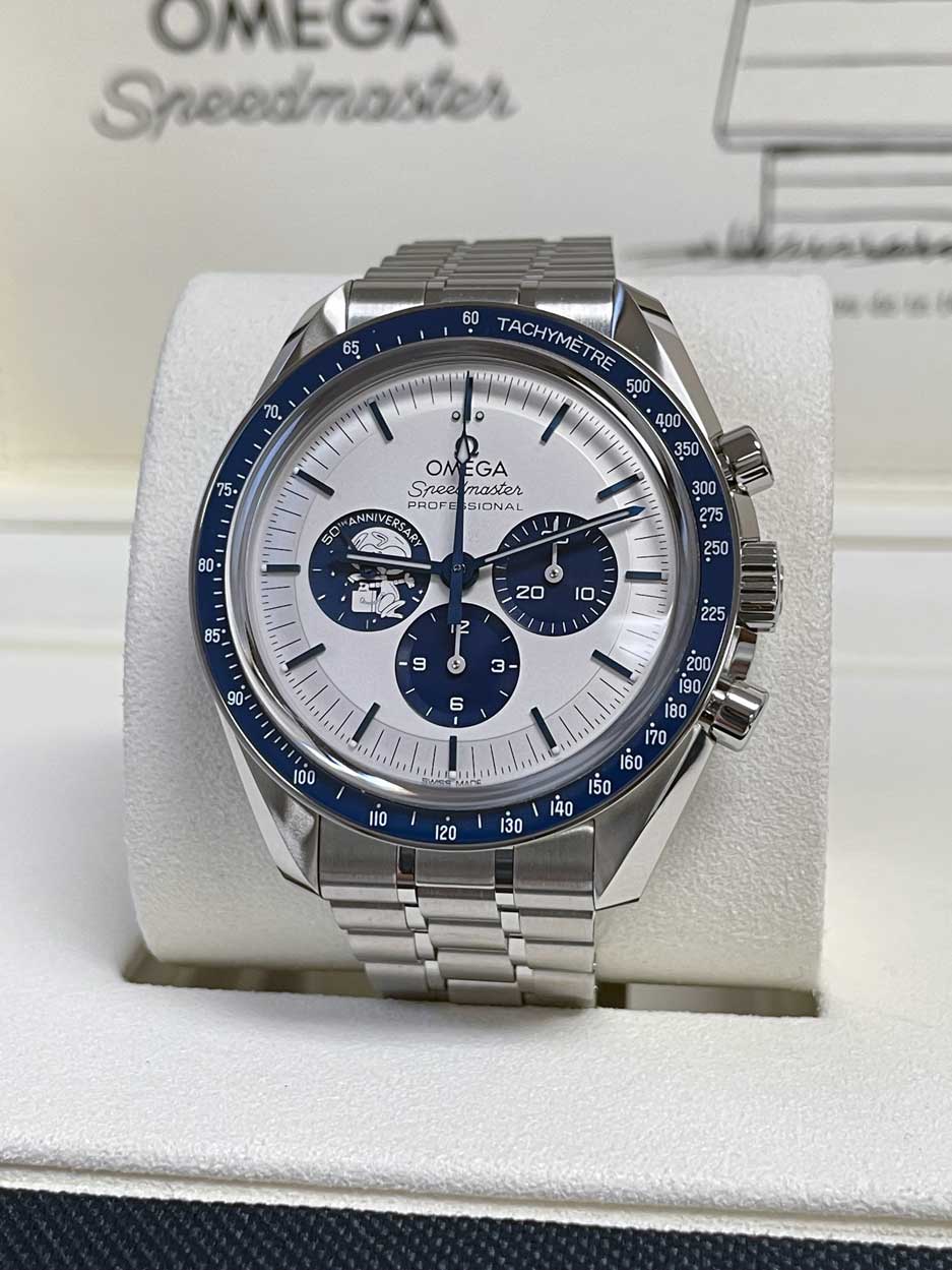 Omega Speedmaster Snoppy Anniversary Series