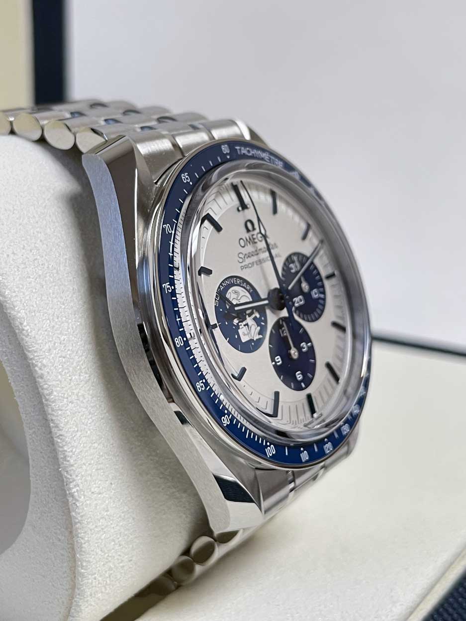 Omega Speedmaster Snoppy Anniversary Series