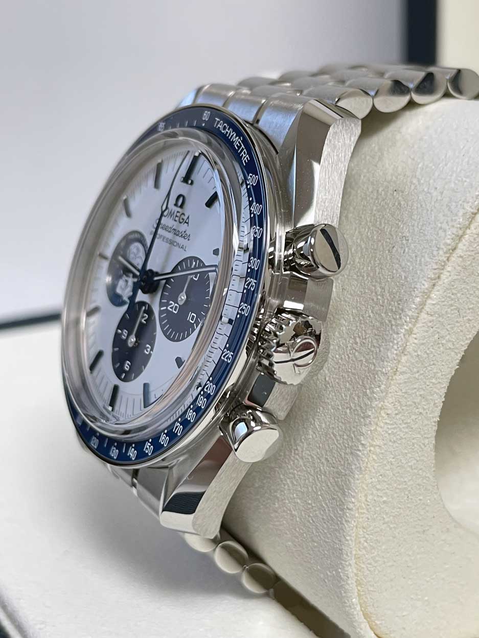 Omega Speedmaster Snoppy Anniversary Series