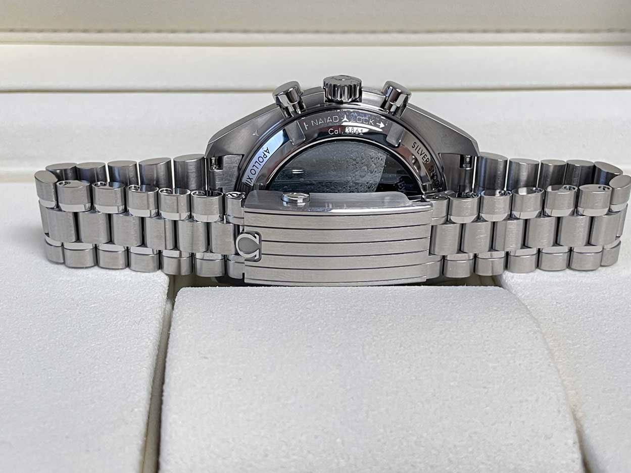 Omega Speedmaster Snoppy Anniversary Series