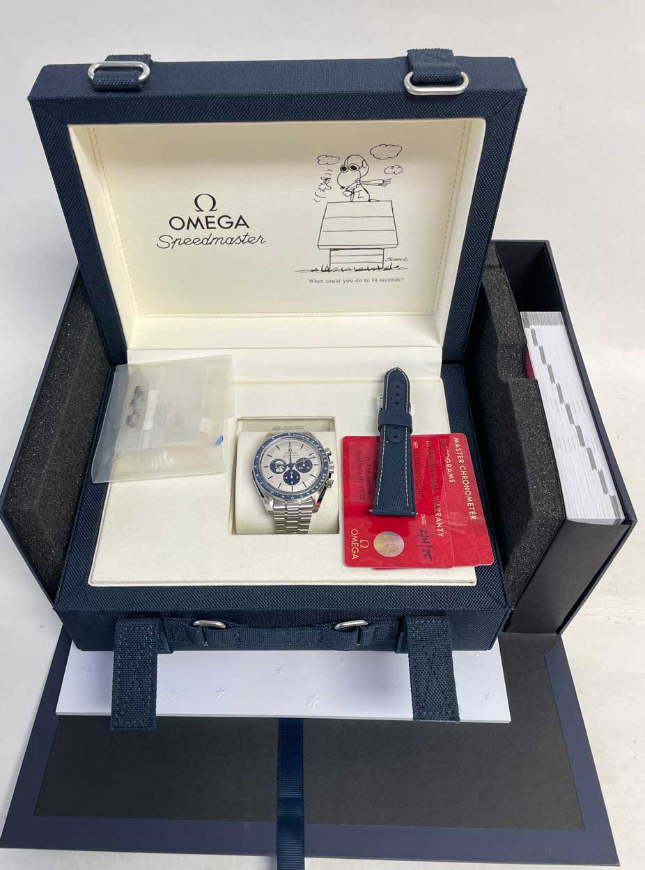 Omega Speedmaster Snoppy Anniversary Series